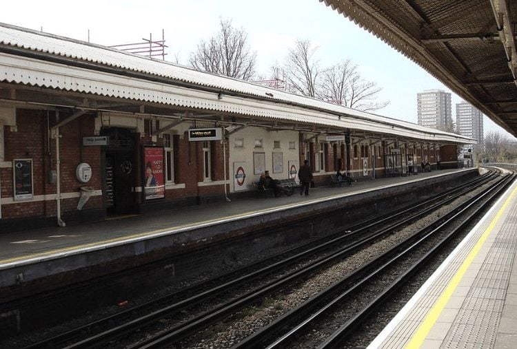 Ladbroke Grove Tube Station train tracks