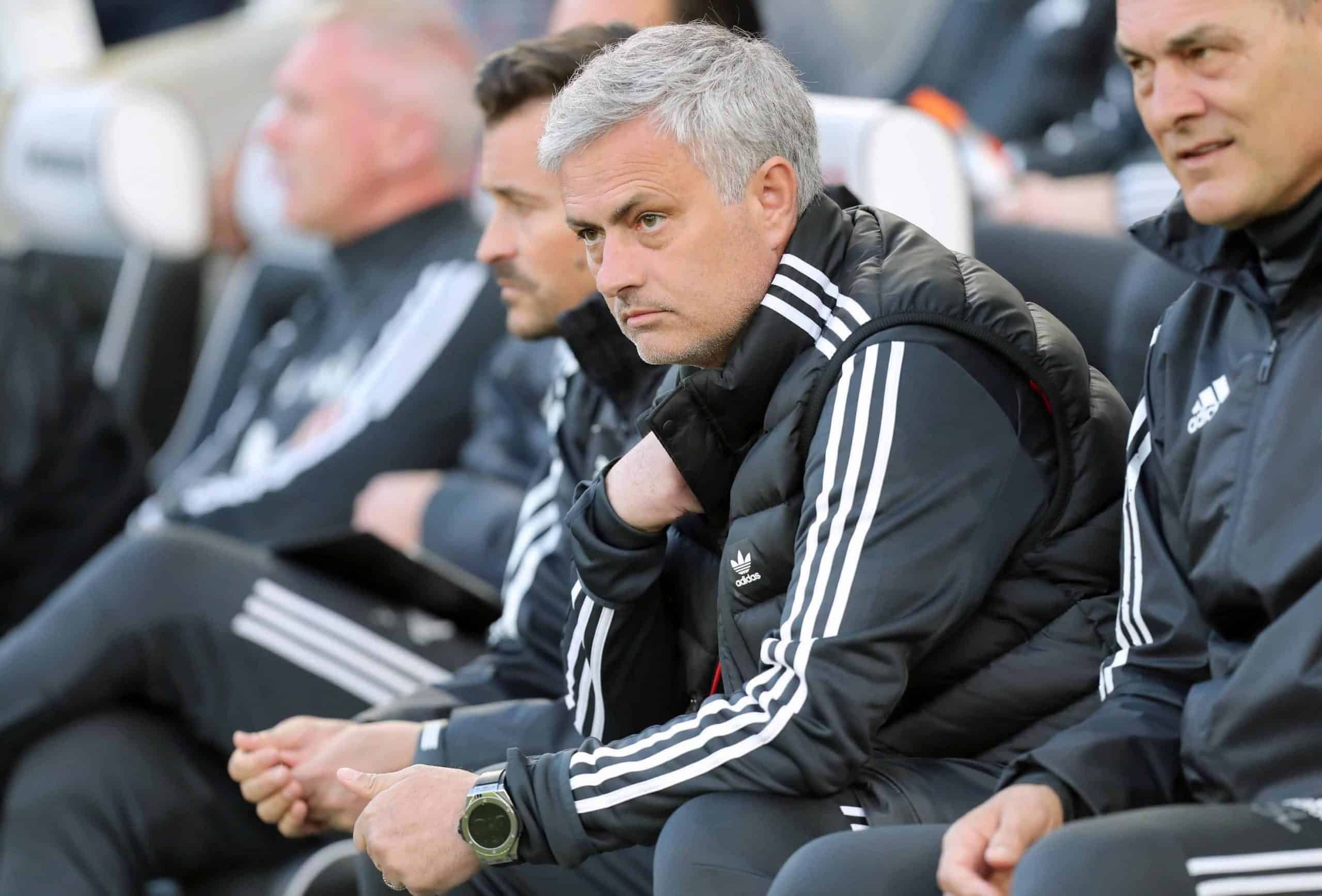 Former Spurs man urges Mourinho to poach ex- Arsenal star