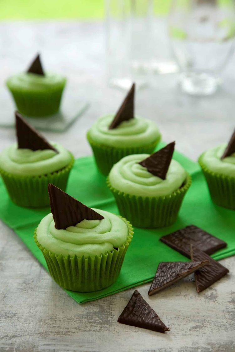 Alzheimer's Society Cupcake Day After Eight Cupcakes | Photo: Joy Skipper