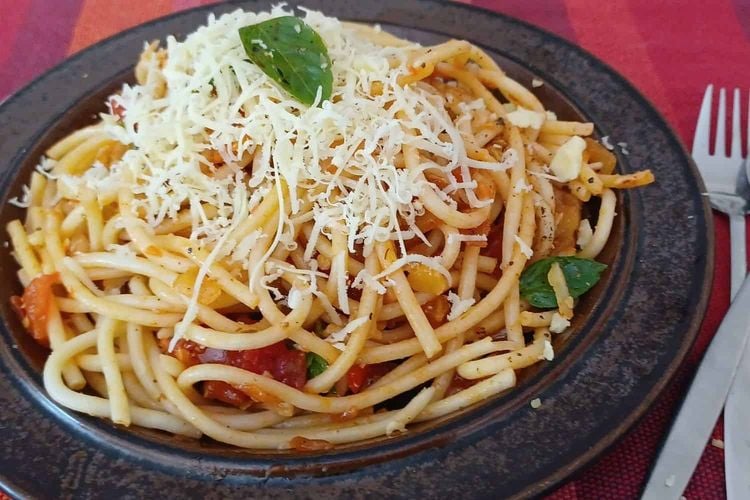 Bucatini Pasta with Fragrant Tomato Sauce