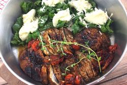 Mushrooms Steaks with Spinach and Mashed Cauliflower