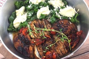 Mushrooms Steaks with Spinach and Mashed Cauliflower