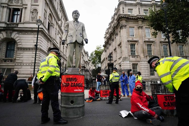 CAMBO GREENPEACE DOWNING ST