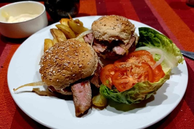 Hamburgers With Tomato Chilli Jam