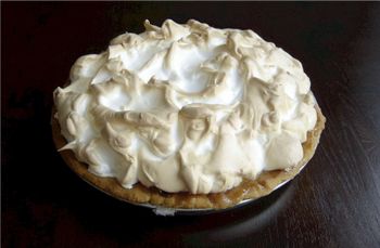 Vegan lemon meringue pie