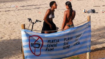 Barcelona beach beaches smoking ban