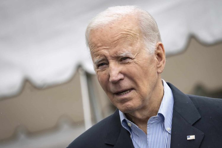 WASHINGTON, DC - OCTOBER 3: U.S. President Joe Biden speaks briefly to the press as he walks to Marine One on the South Lawn of the White House October 3, 2022 in Washington, DC. President Biden is traveling to Puerto Rico on Monday, where he will outline a $60 million plan to help the island recover from Hurricane Fiona. (Photo by Drew Angerer/Getty Images)