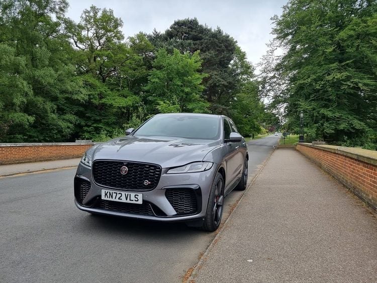 Jaguar F-Pace SVR