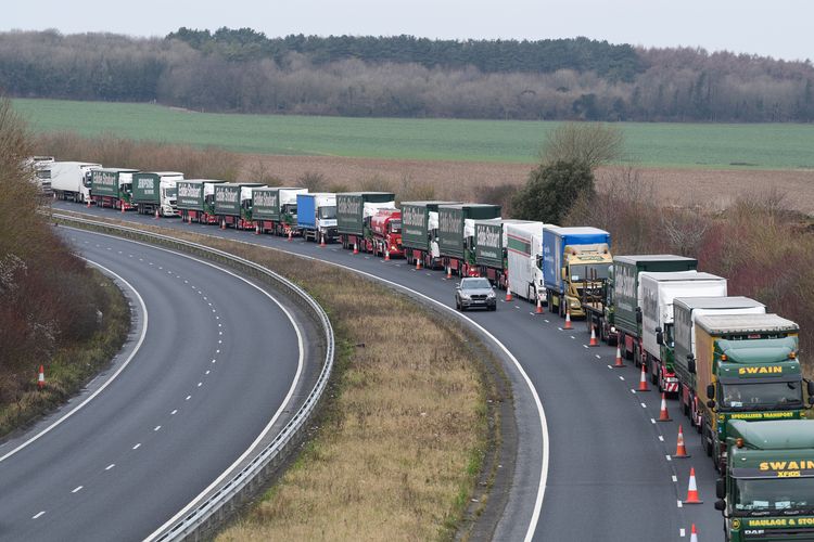 HGV drivers 'avoiding UK' because of post-Brexit conditions and delays