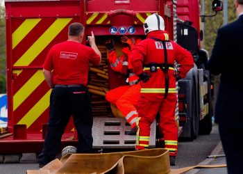 Large fire at Arrow XL warehouse in Blackpole, Worcester, Worcestershire.
The alarm was raised shortly after 8.30am this morning. Police have declared the fire a major incident. All employees have been evacuated from the building, no one has been hurt.