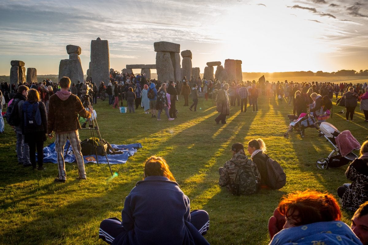 2011 год события. Стоунхендж 21 июня. Summer Solstice. Summer Solstice Day. Stonehenge Summer Soltice.