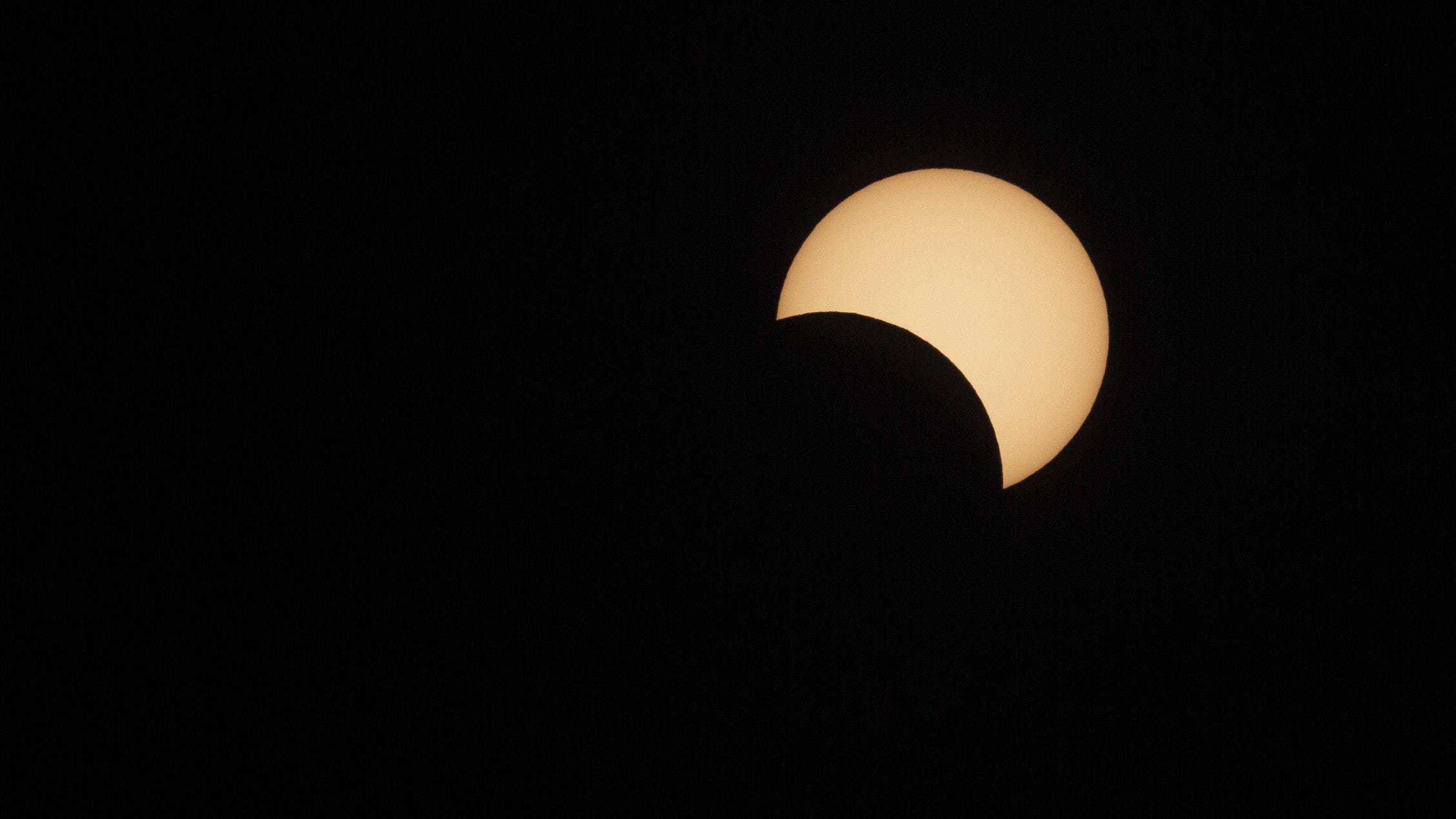 Chileans and Argentines marvel at total solar eclipse