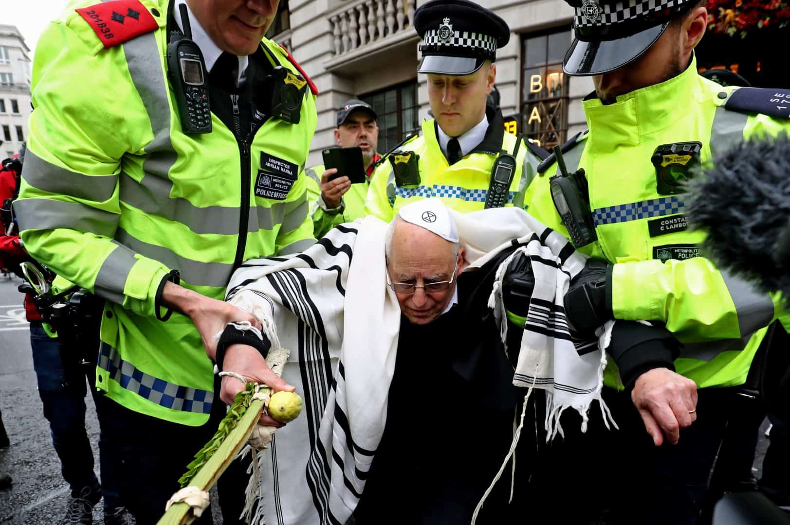 Rabbi arrested during Extinction Rebellion protest says protest is a moral duty