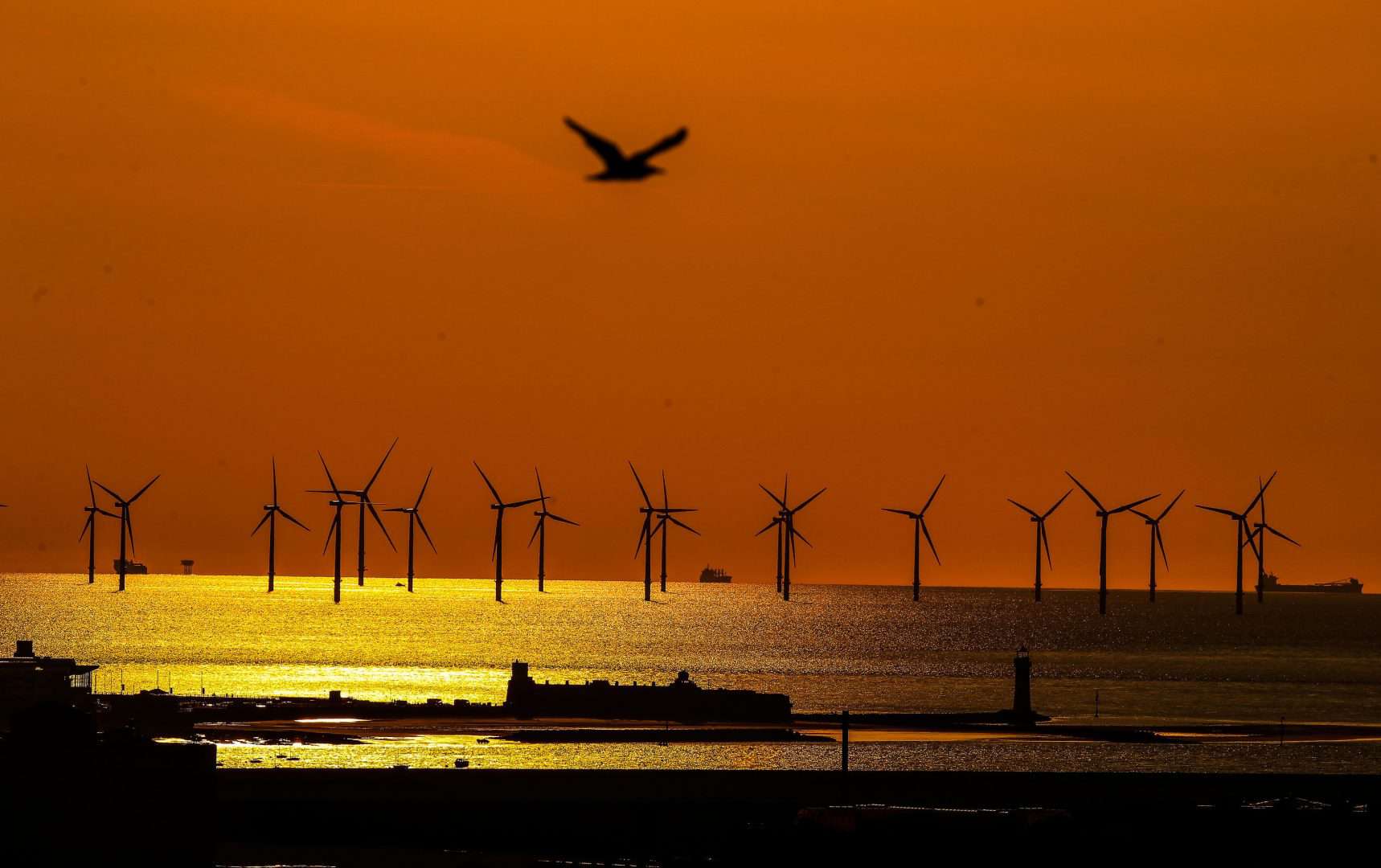 For the first time renewables overtake fossil fuels in UK power generation