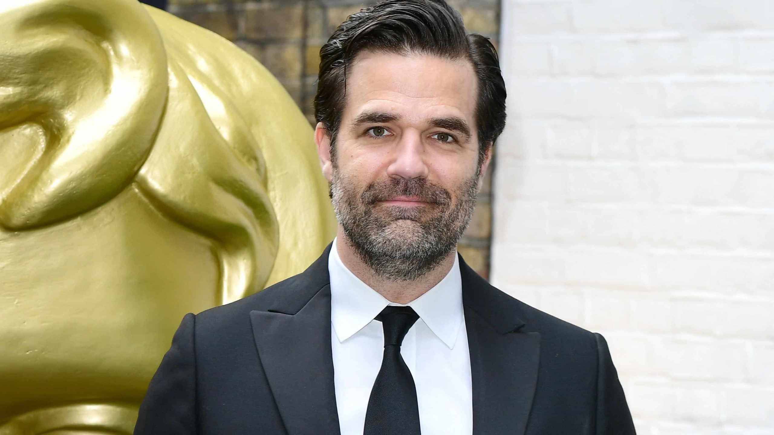 Rob Delaney hails NHS as ‘pinnacle of human achievement’ as he backs Labour