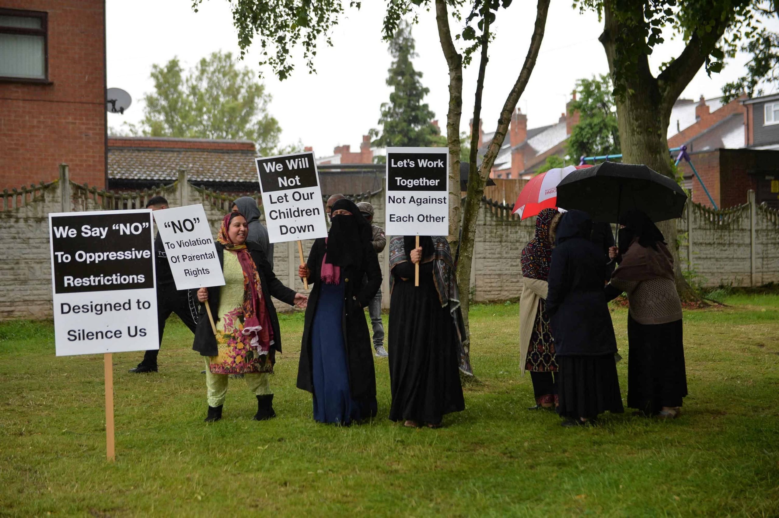 Anti-LGBT teaching protesters get permanent school gates ban