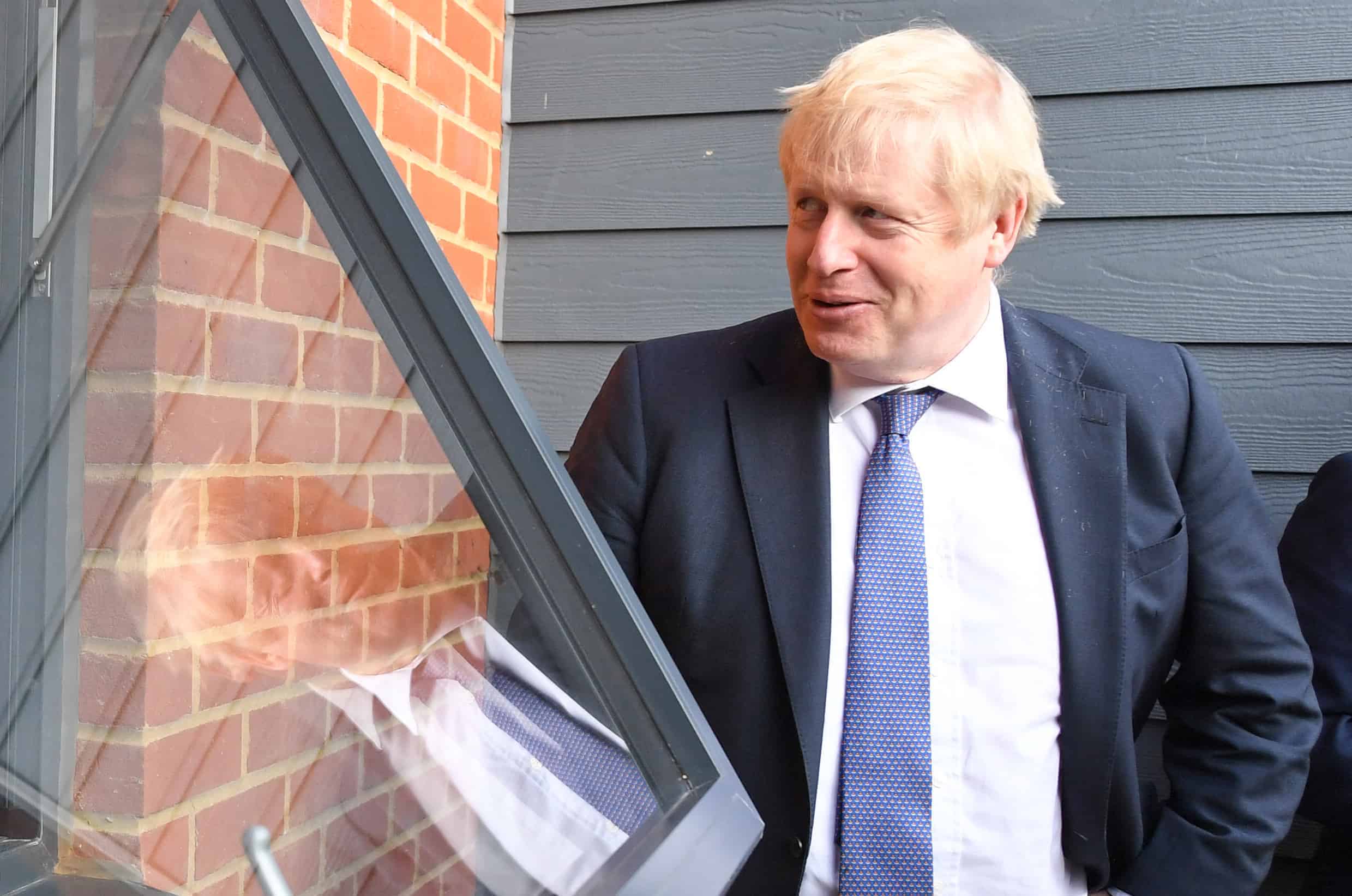 Video – You’ve got dandruff, Army veteran tells Boris Johnson