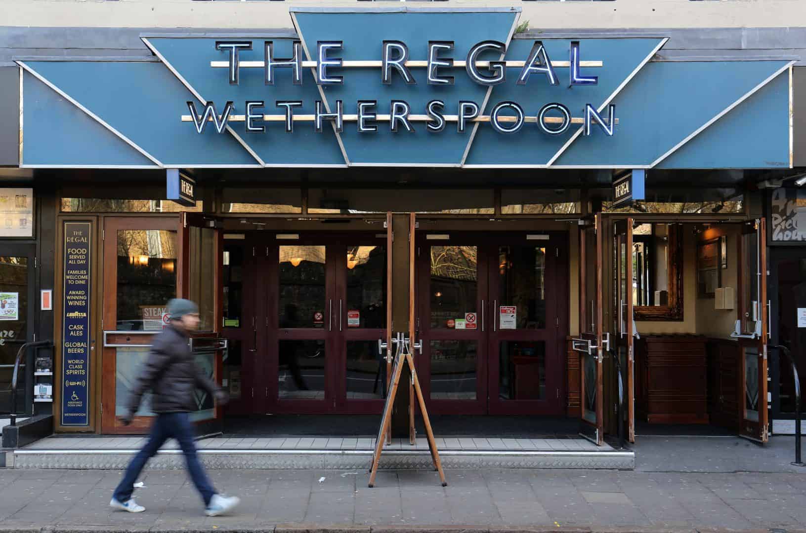 Wetherspoons to cut price of 10 drinks to mark Brexit