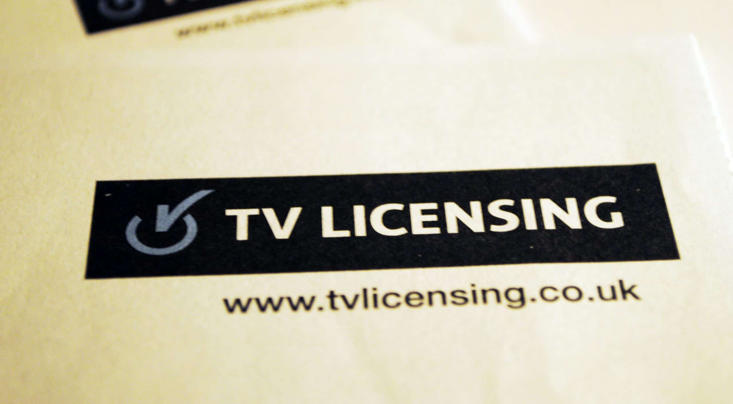 Thousands cancel TV licences