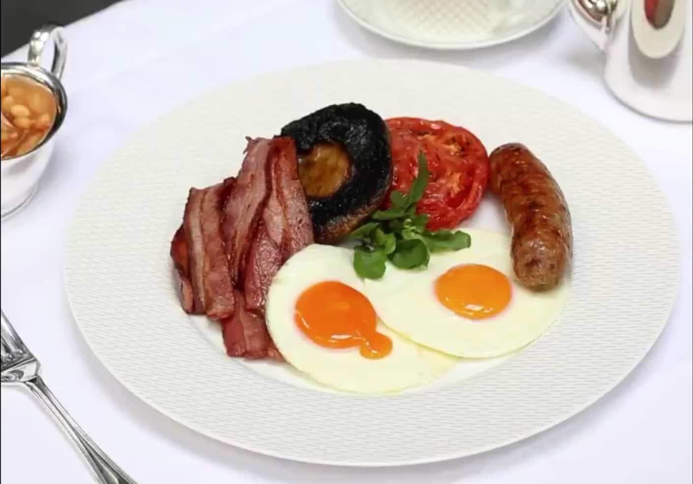 Gordon Ramsay schooled on Full English breakfasts after revealing £19 Savoy fry up