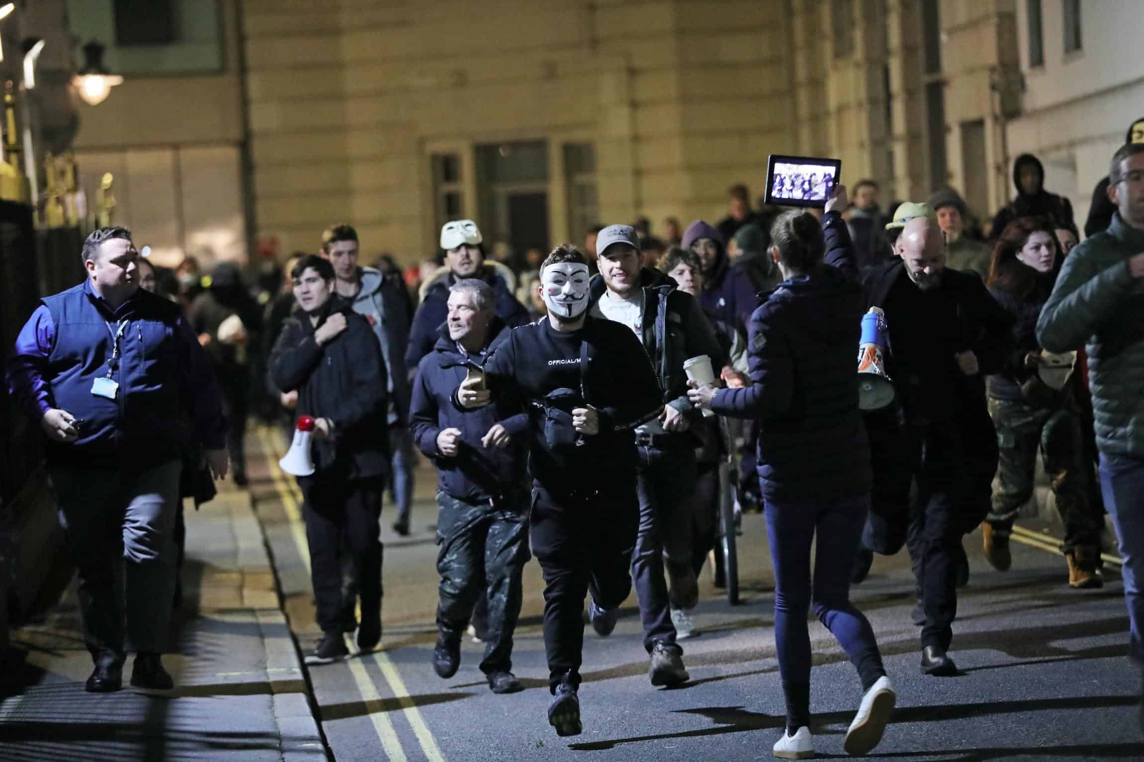 Covidiots? Over 100 people arrested in London during protest against nationwide lockdown