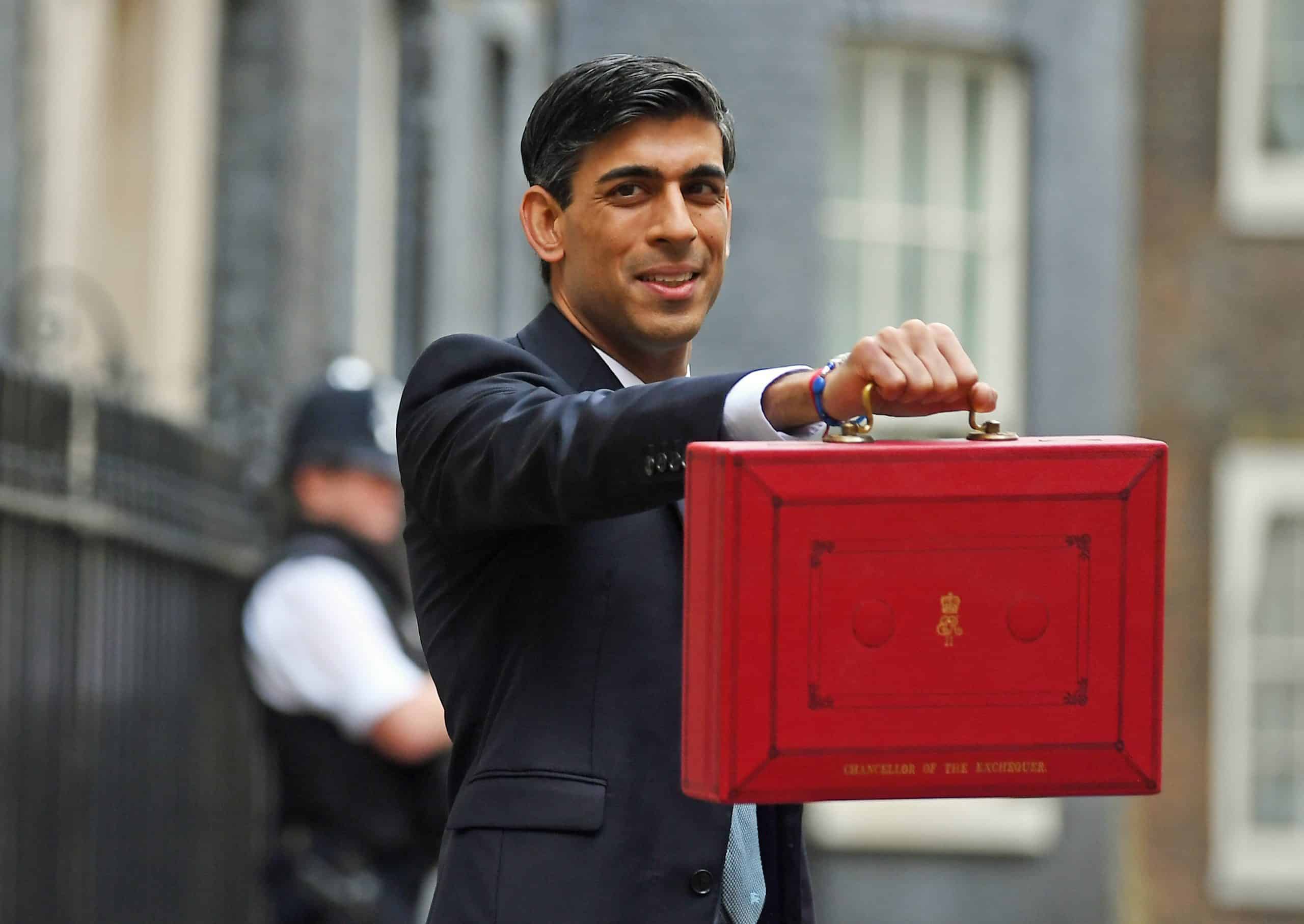 Rishi Sunak confirms he will cut Universal Credit in October