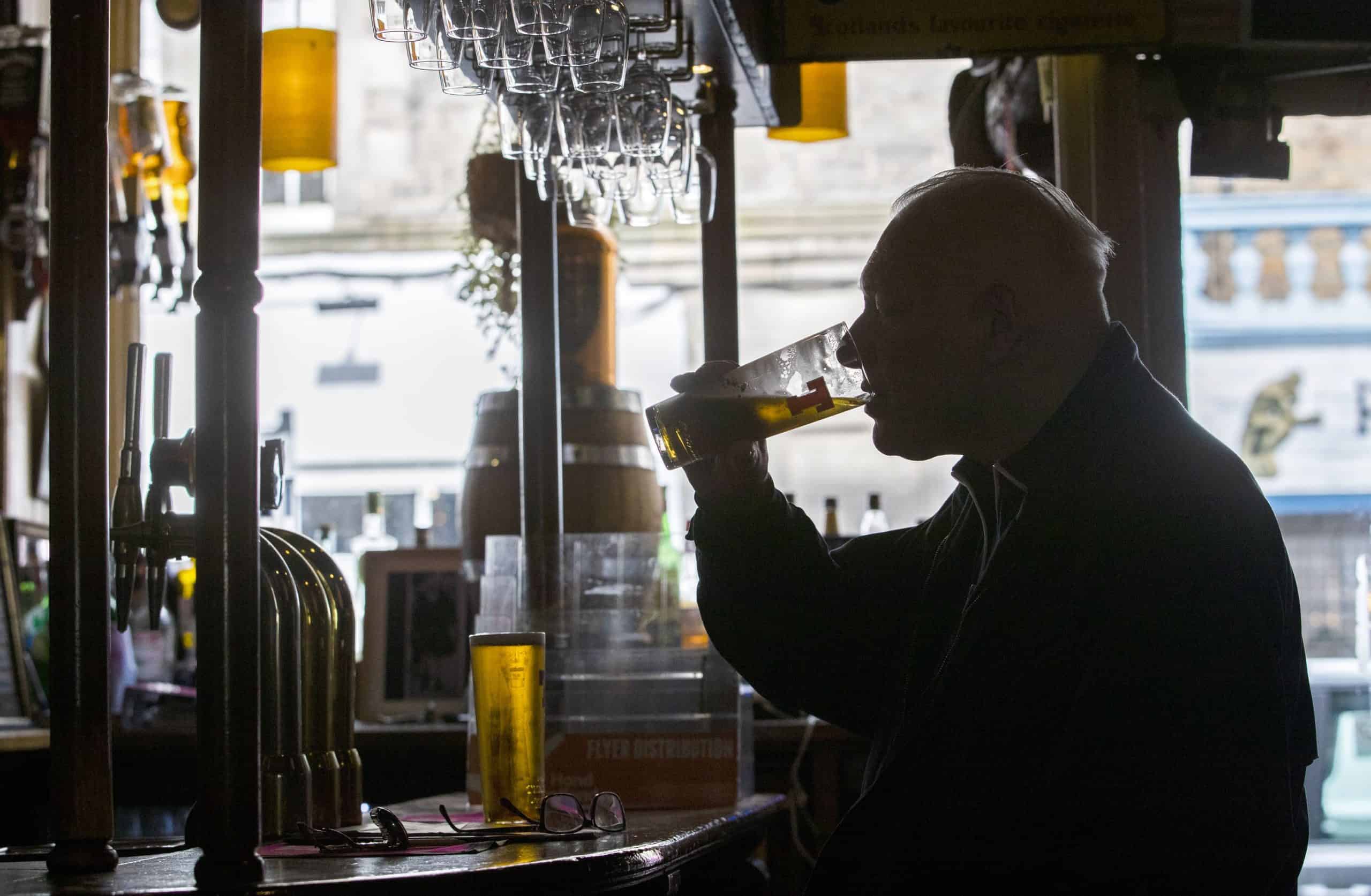 Six pubs have vanished every week since the pandemic began