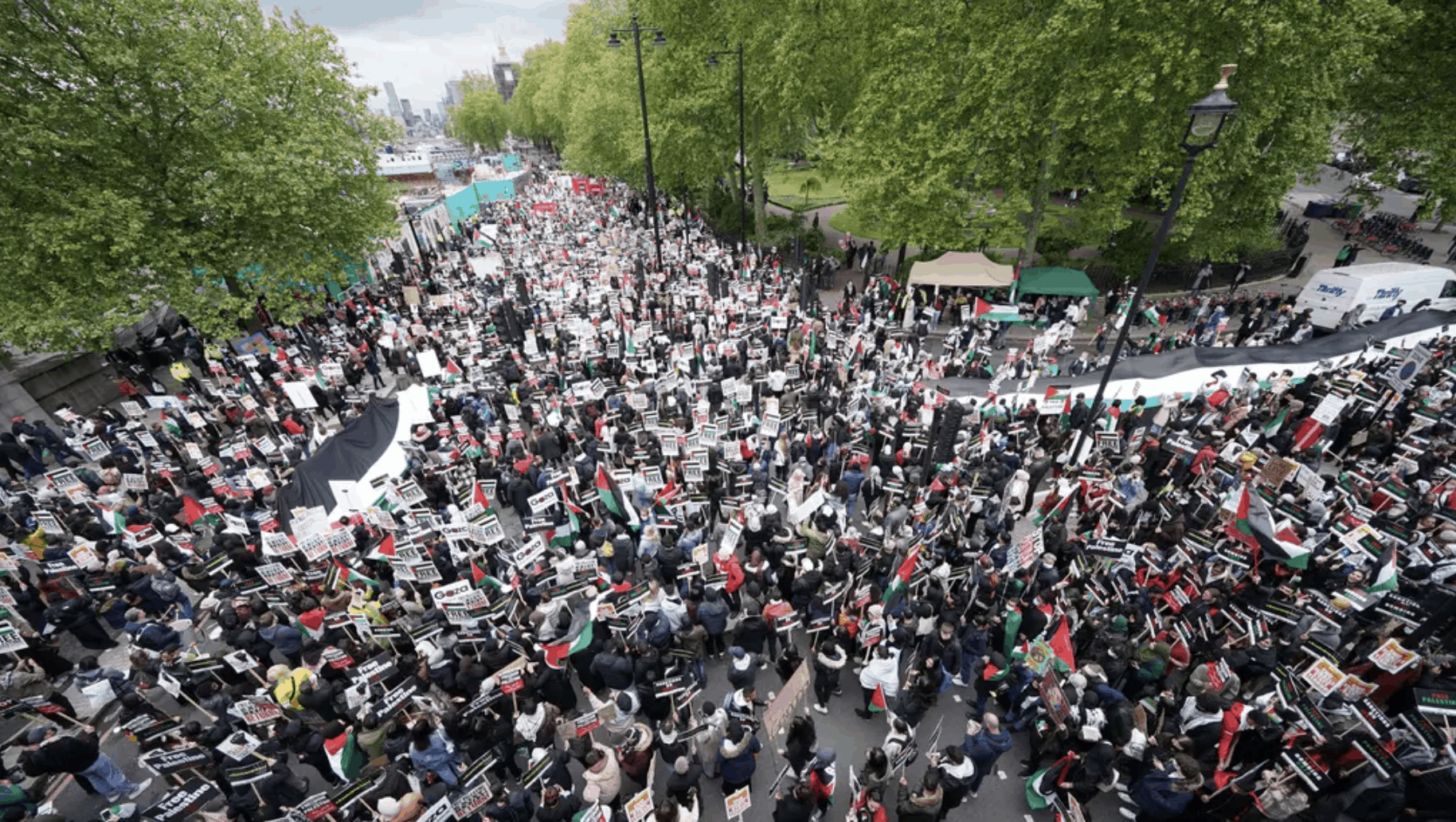 Thousands march through London in support of Palestine during Gaza ceasefire