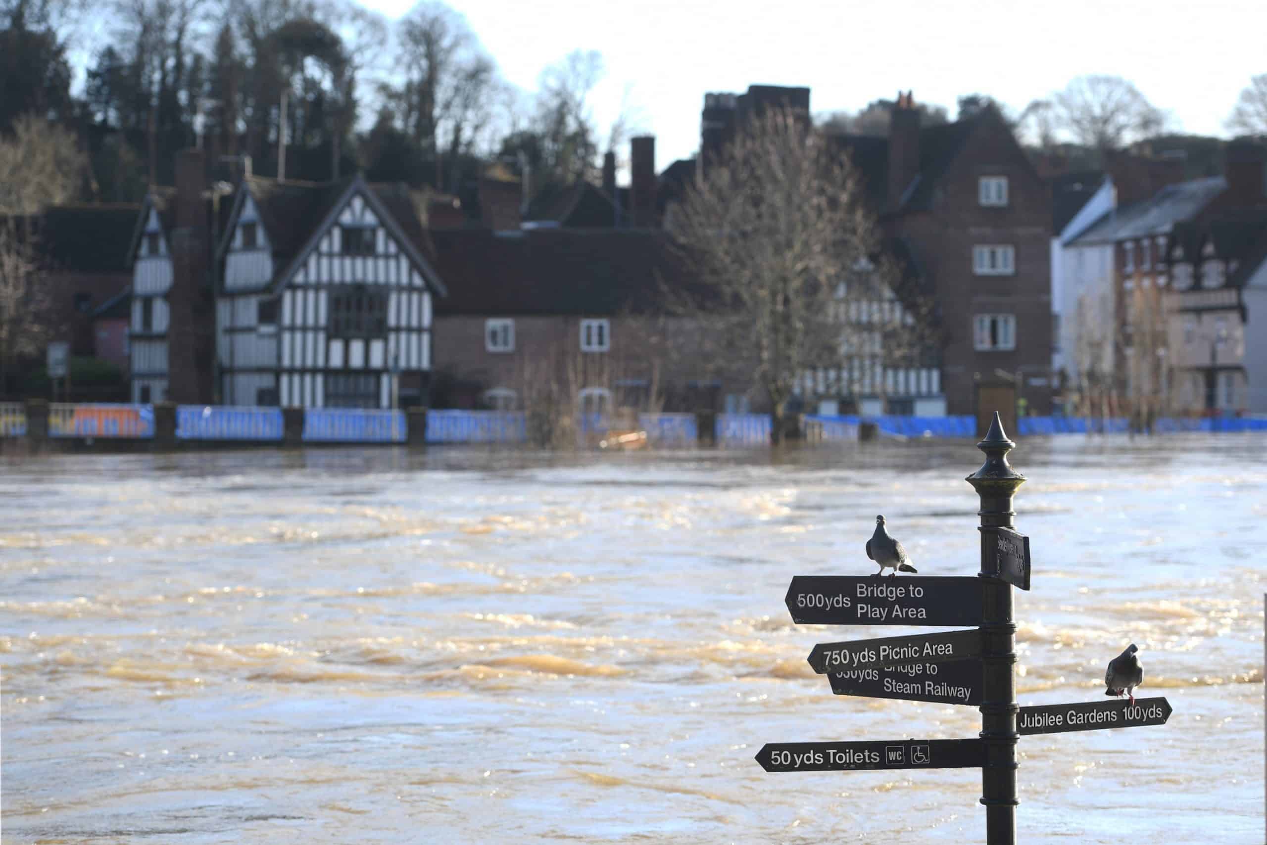 Real-terms pay cut for environment agency staff labelled a ‘national embarrassment’