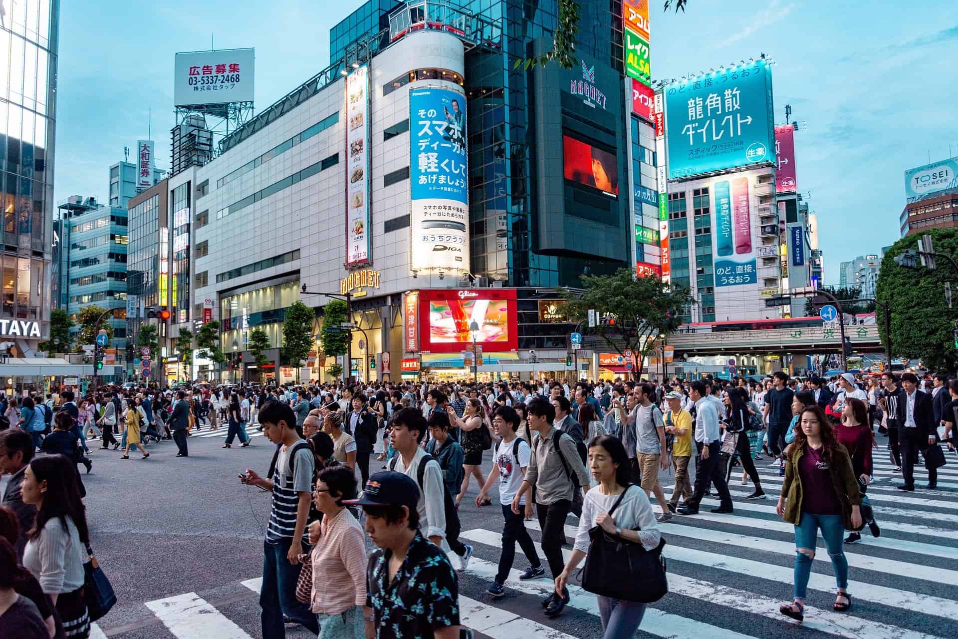 A ski-come-city break in Japan: forgotten people, champagne powder and naked communal baths