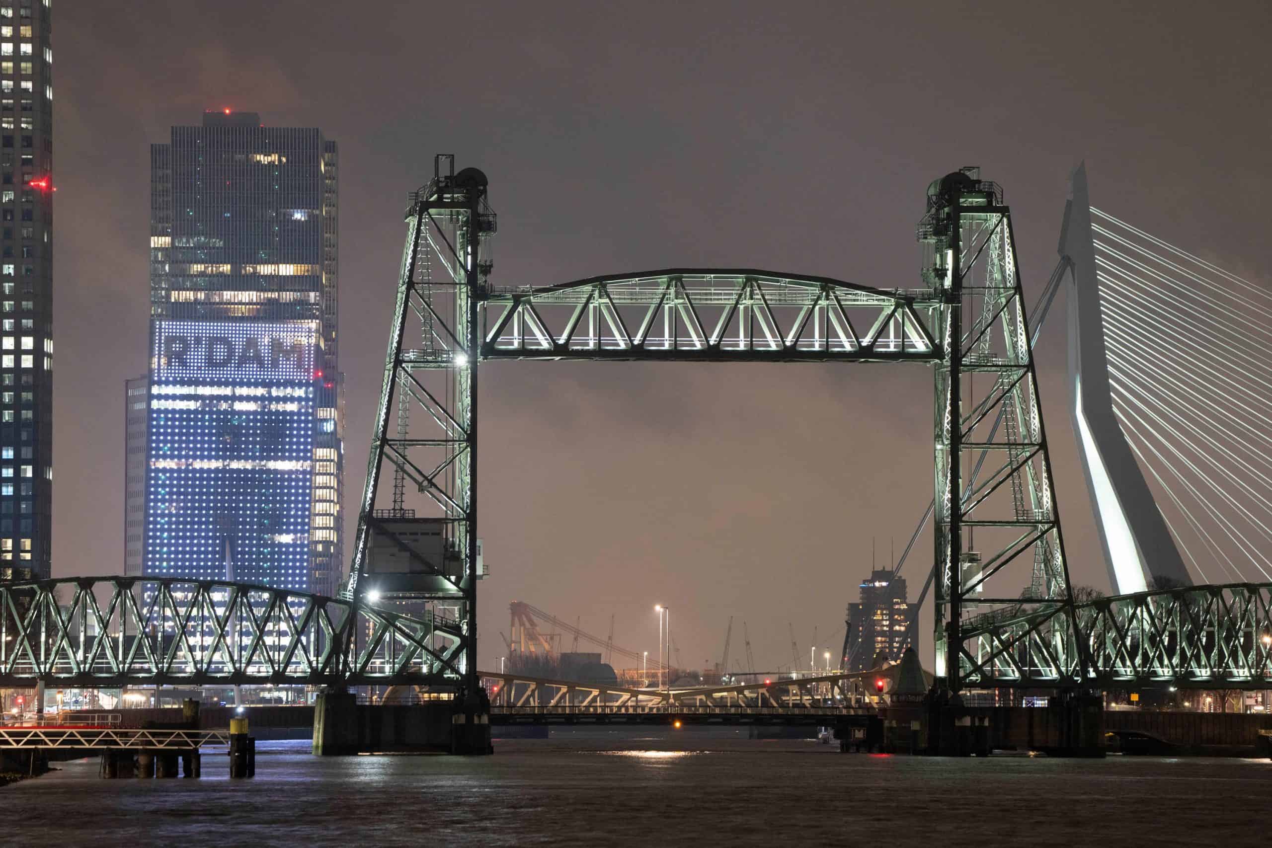 Rotterdammers vow to hurl eggs at Bezos’s bridge-busting superyacht