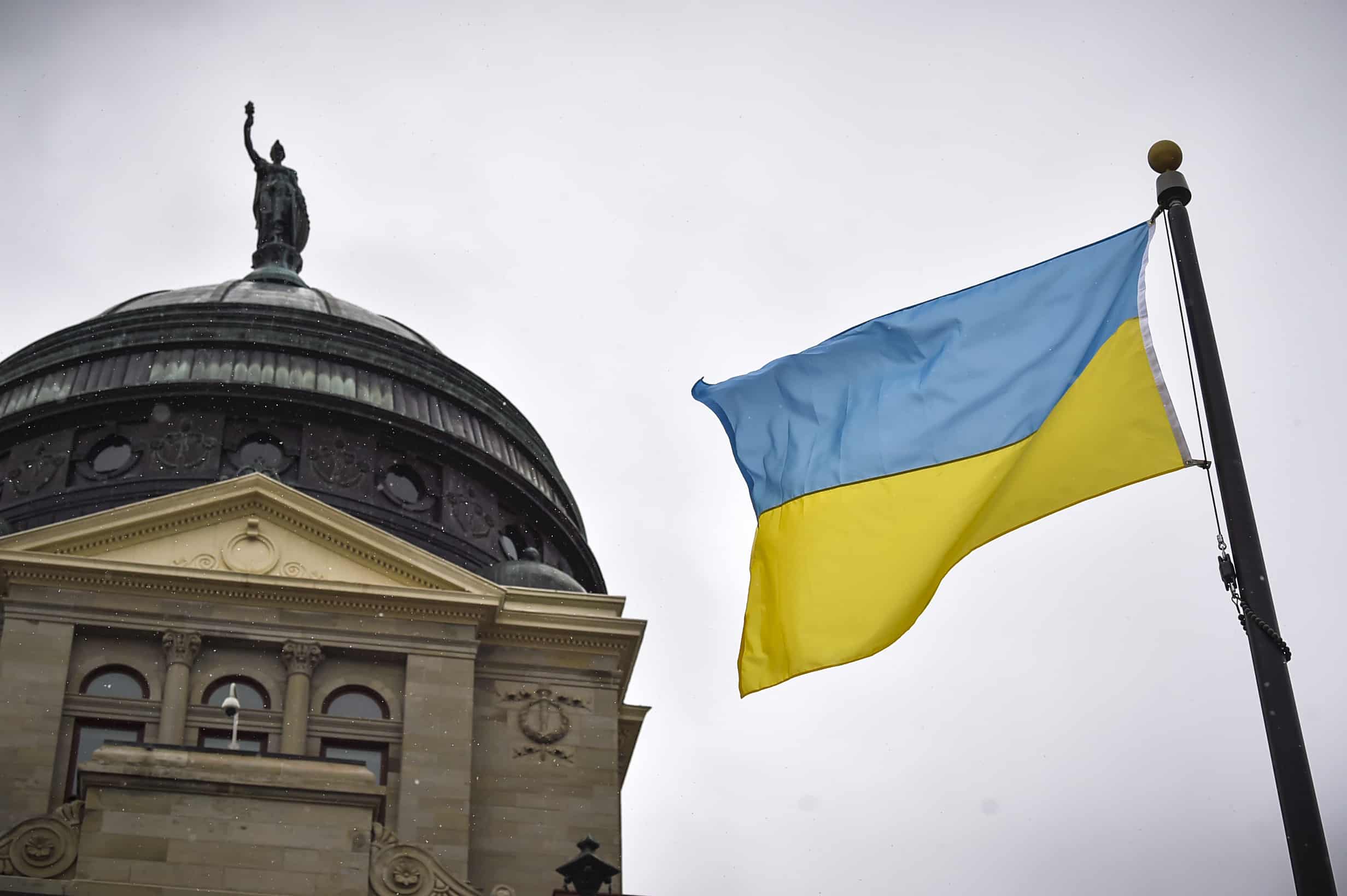 Watch: Brave Ukrainians march towards Russian soldiers firing their guns