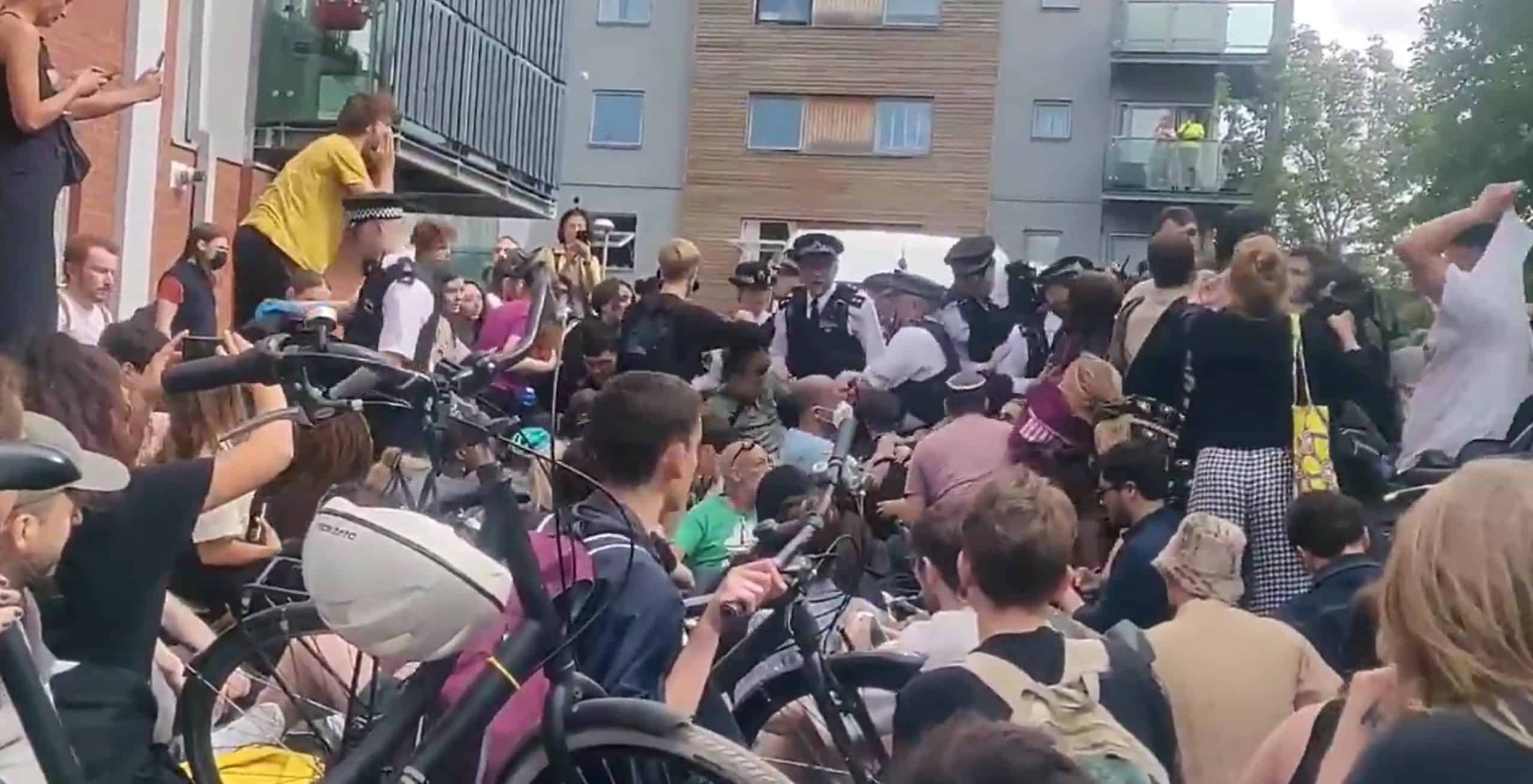 Shocking scenes in Peckham as protestors block immigration van