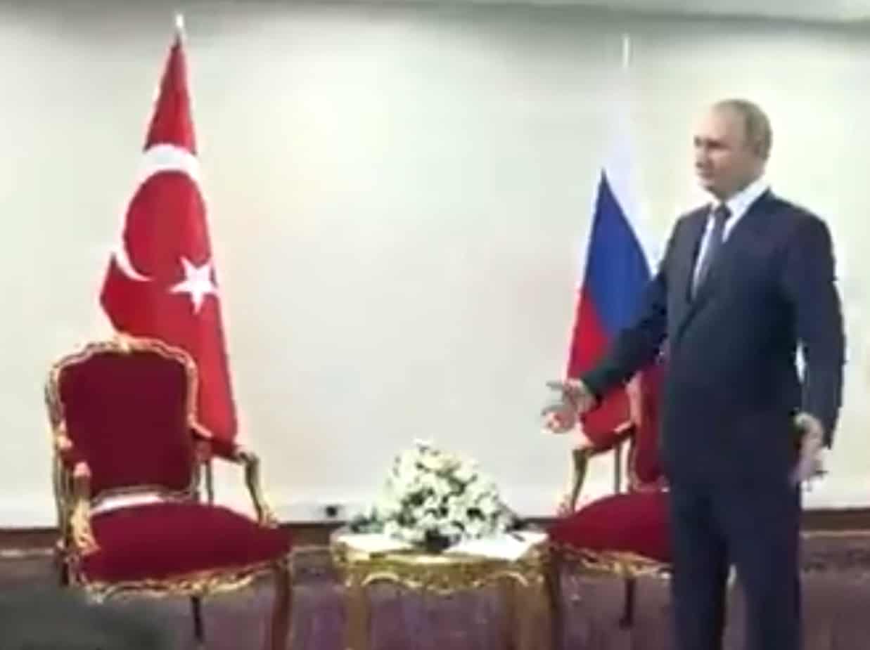 Watch: Erdoğan makes Putin wait in excruciating moment ahead of talks