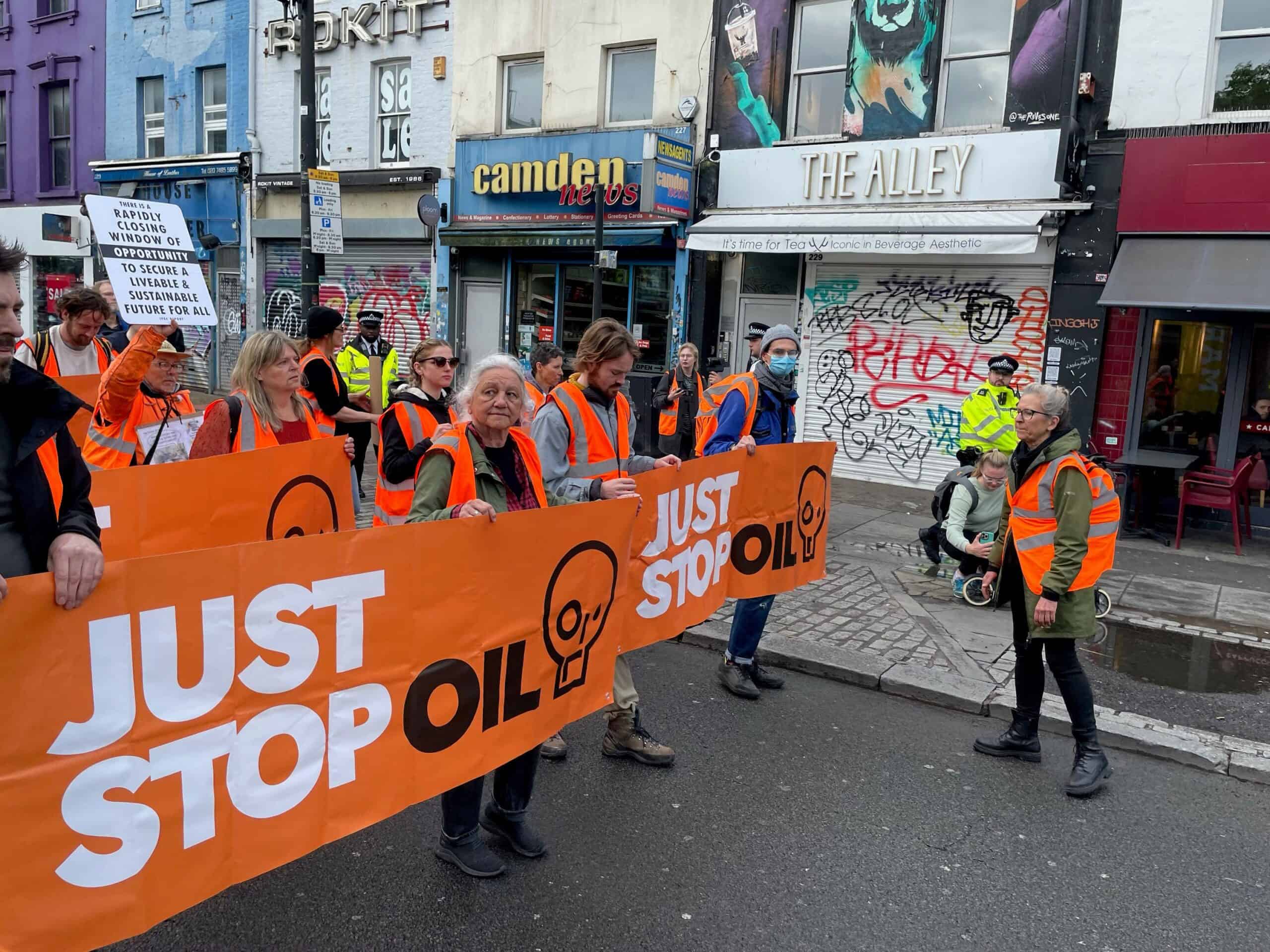 Driver mounts pavement and drives through pedestrians to avoid Just Stop Oil protest