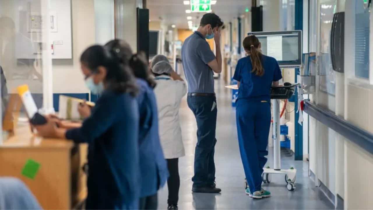 One in three UK medical students ‘intends on emigrating to practise medicine’ rather than work in NHS