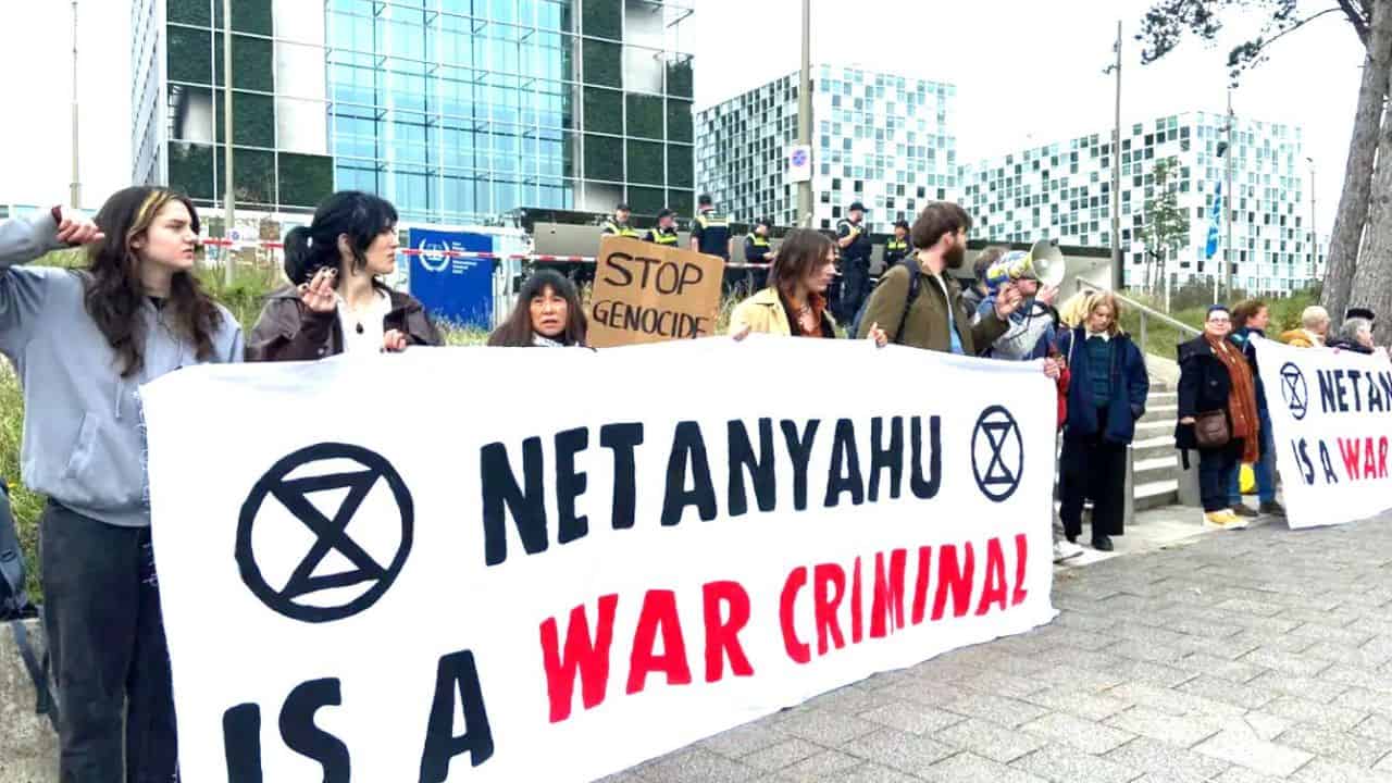 Dutch police detain 19 people after anti-Netanyahu protest outside court