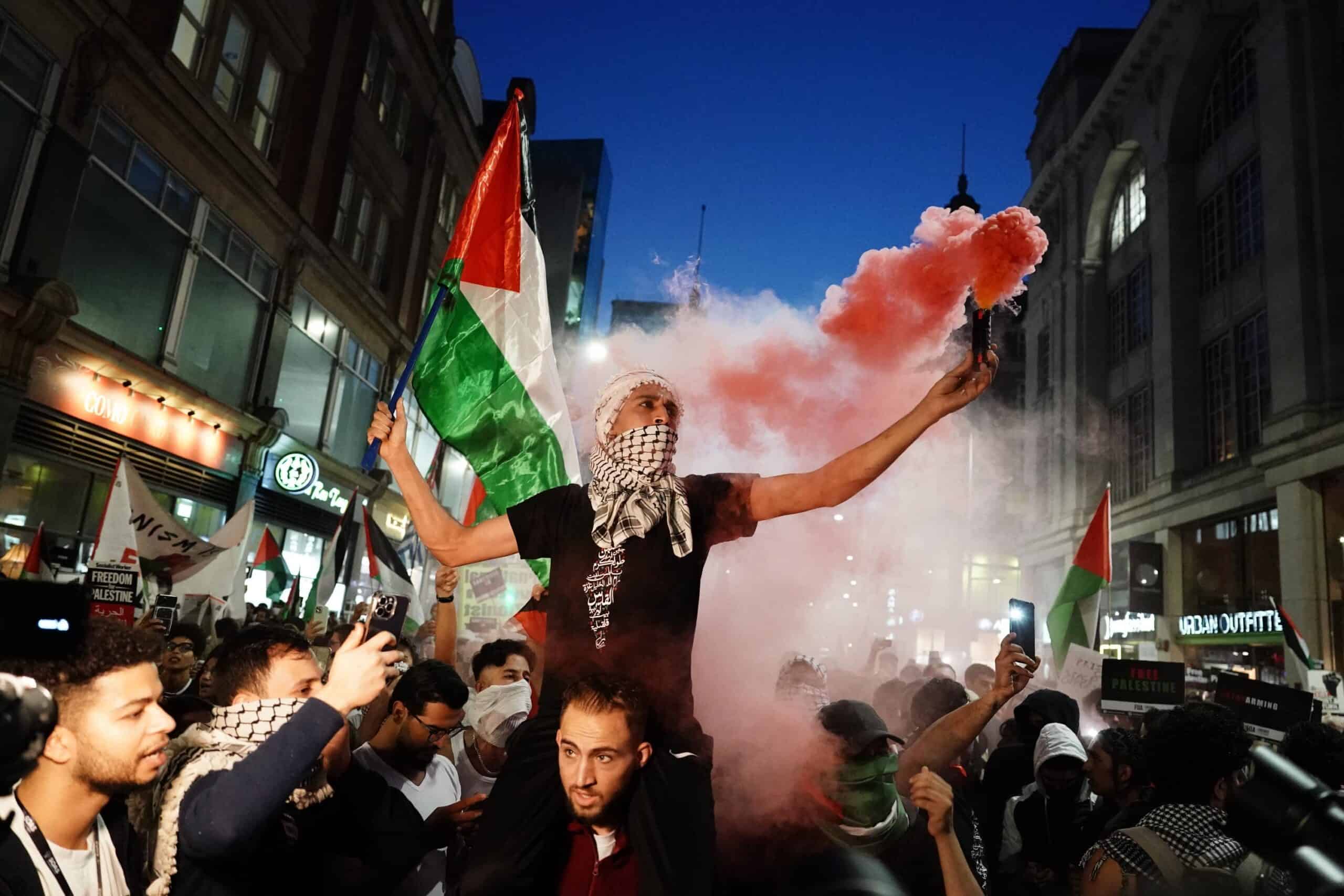 Three arrests at London protests at Israel-Gaza conflict