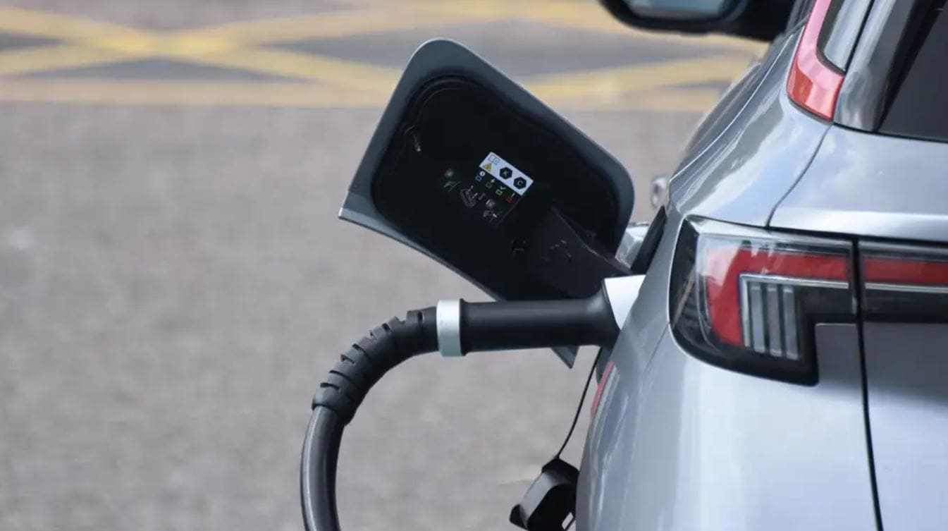 Government falls ‘well short’ of electric car charger target