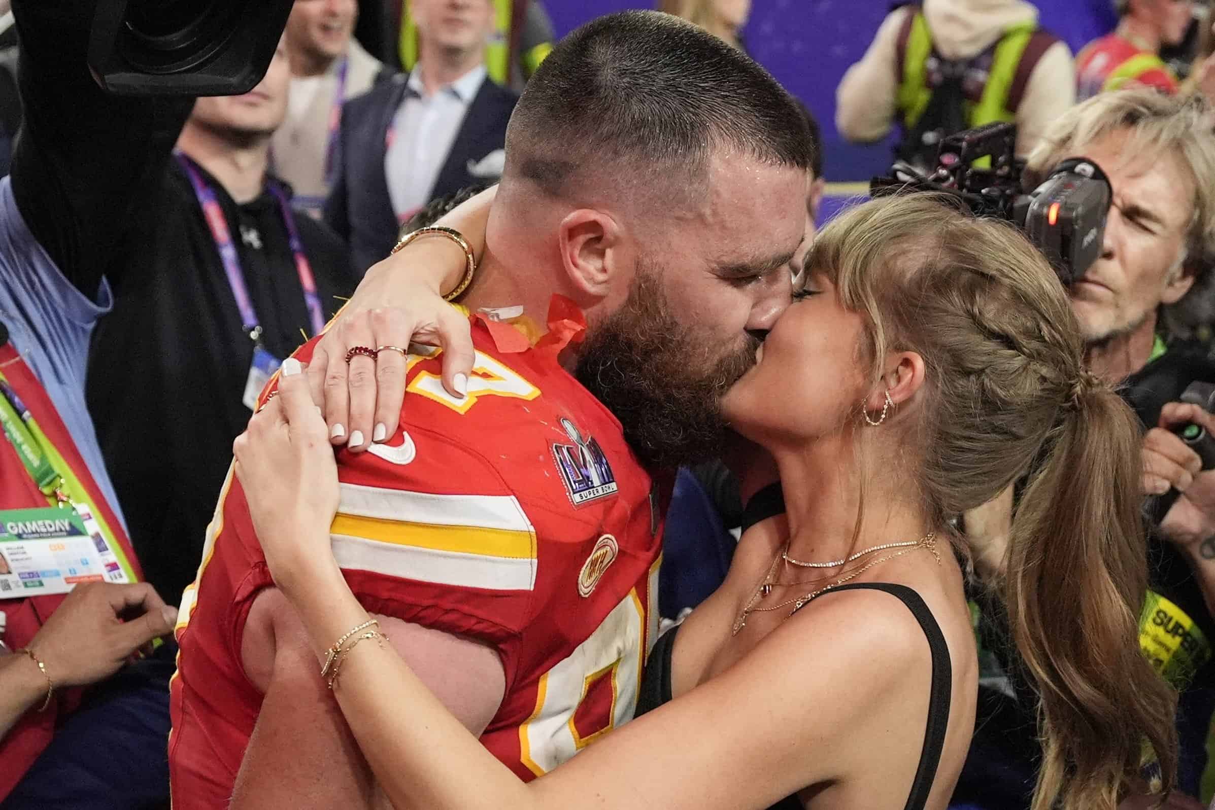 Taylor Swift donates $100k to family of woman killed at Chiefs’ parade