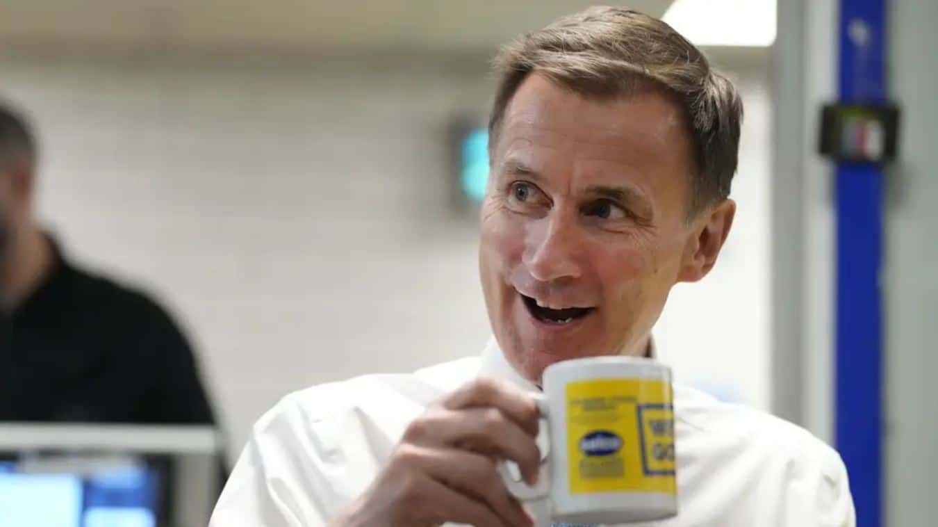 Hunt hints at more pre-election giveaways after £10bn national insurance cut