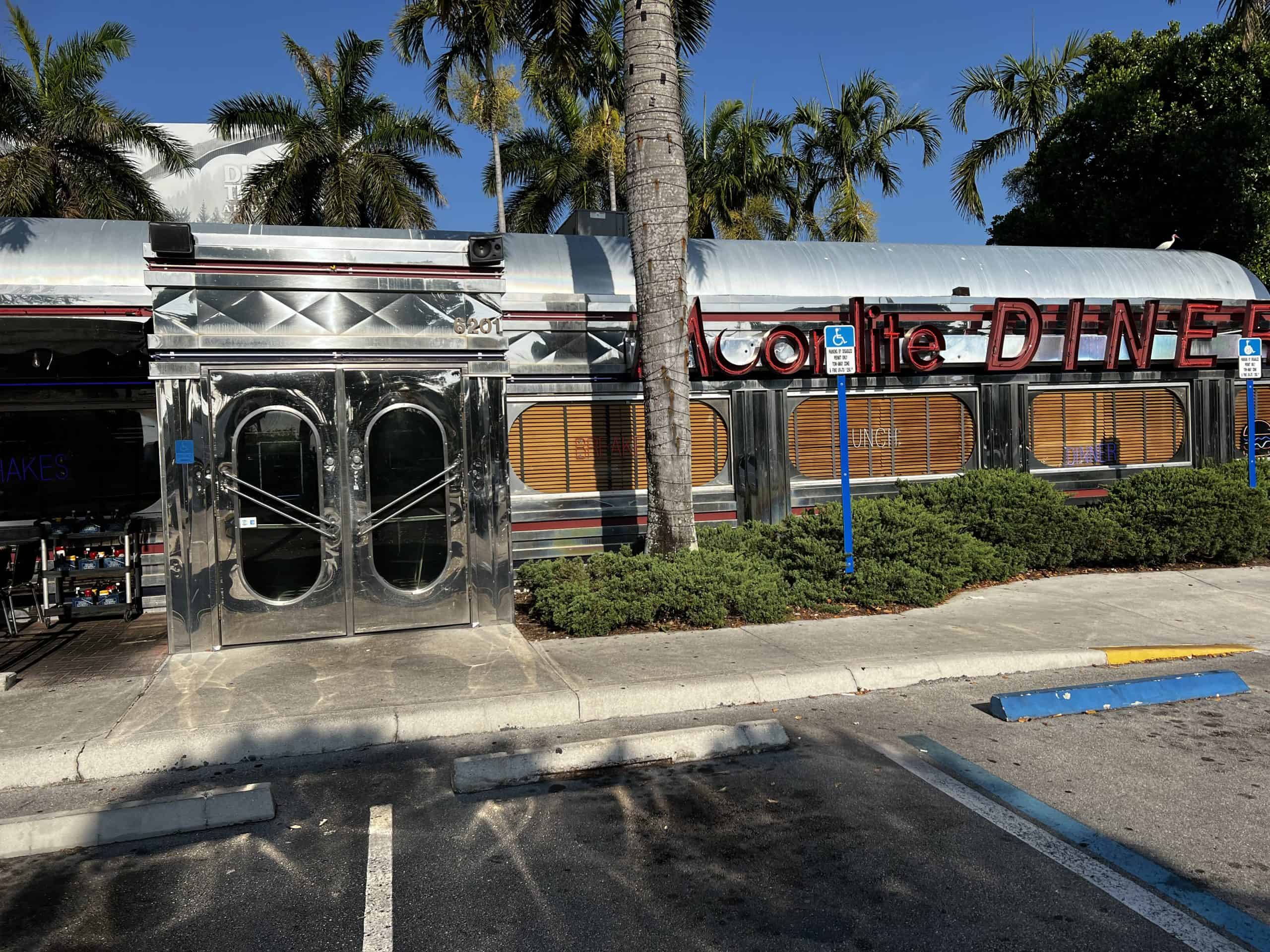 Restaurant reviews: Moonlite Diner and Morton’s The Steakhouse, both Fort Lauderdale, Florida