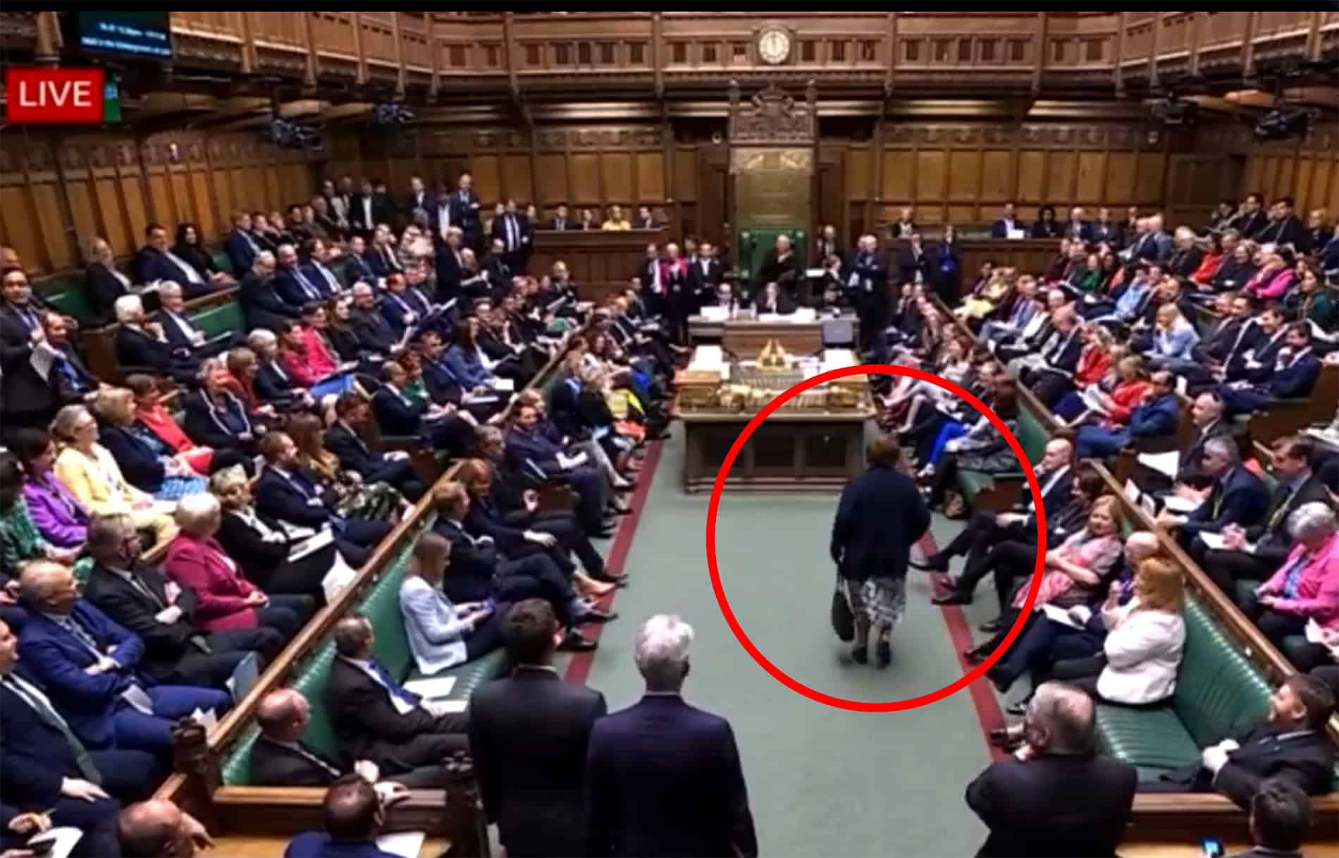 ‘It’s happening!’: ‘Ohs’ and ‘Ahs’ below from Labour benches as Tory MPs enter chamber