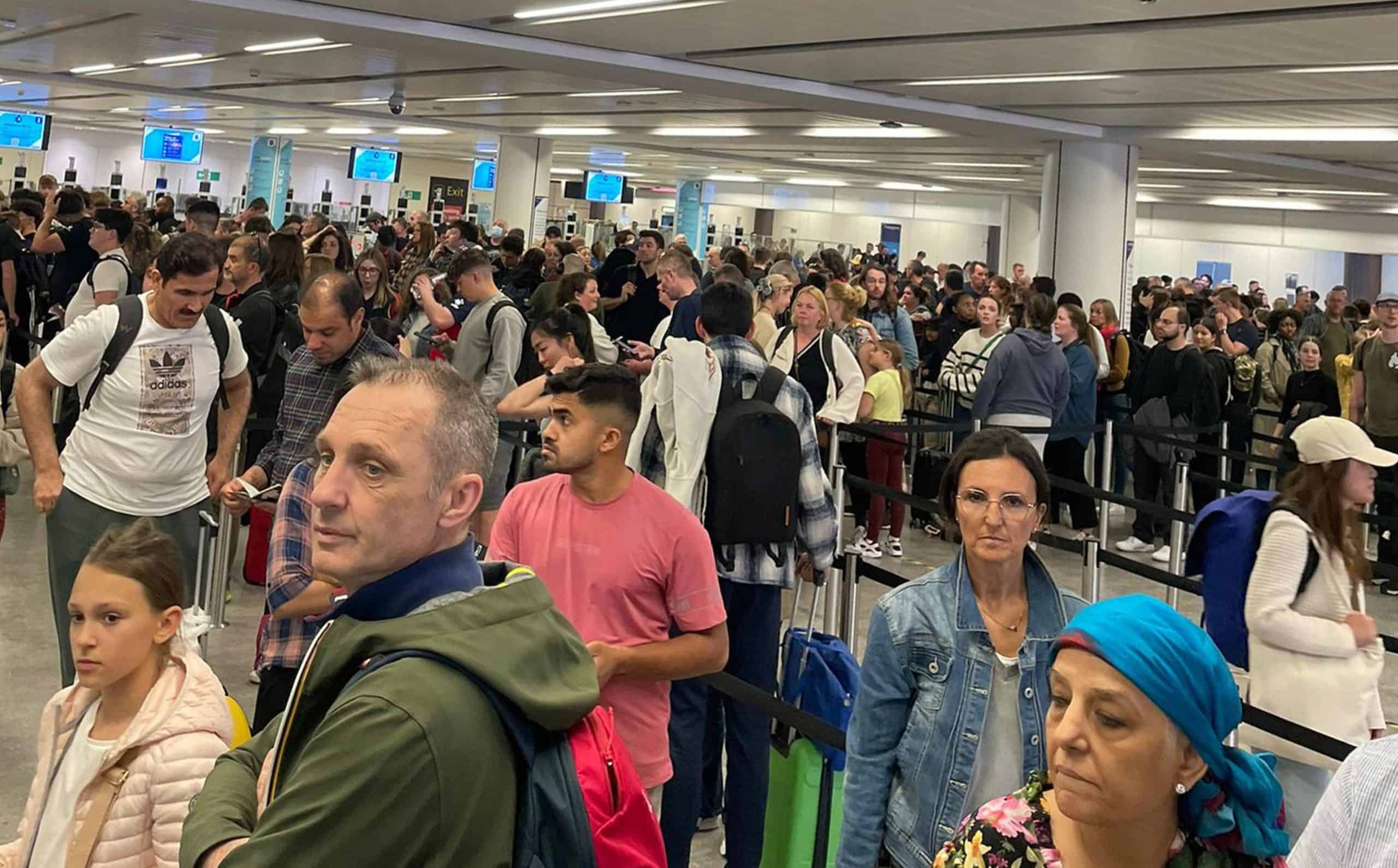 ‘No indication of malicious cyber activity’ as eGates across UK airports go down