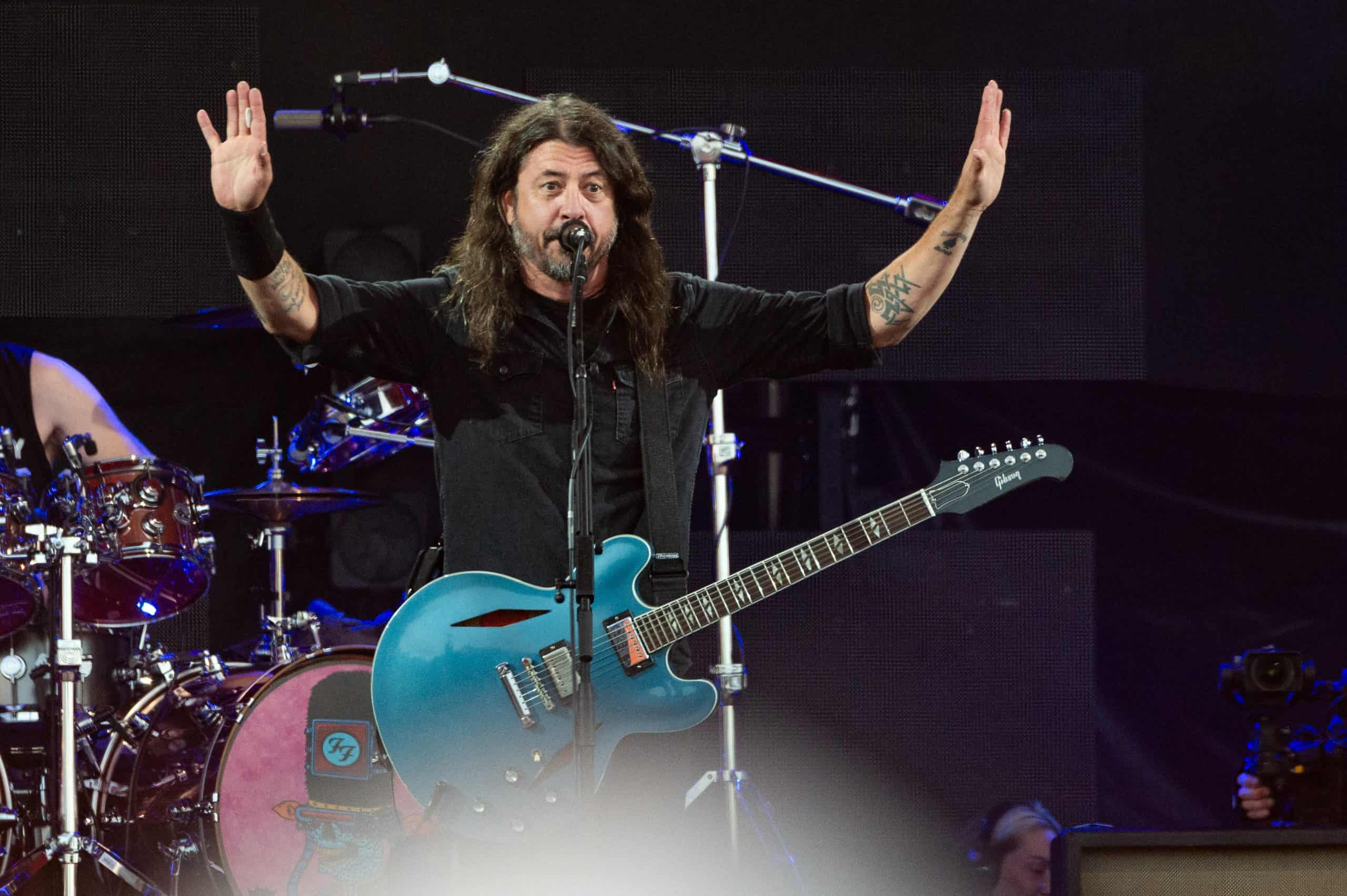 Dave Grohl admits cheating on his wife with social media note and everyone says the same thing